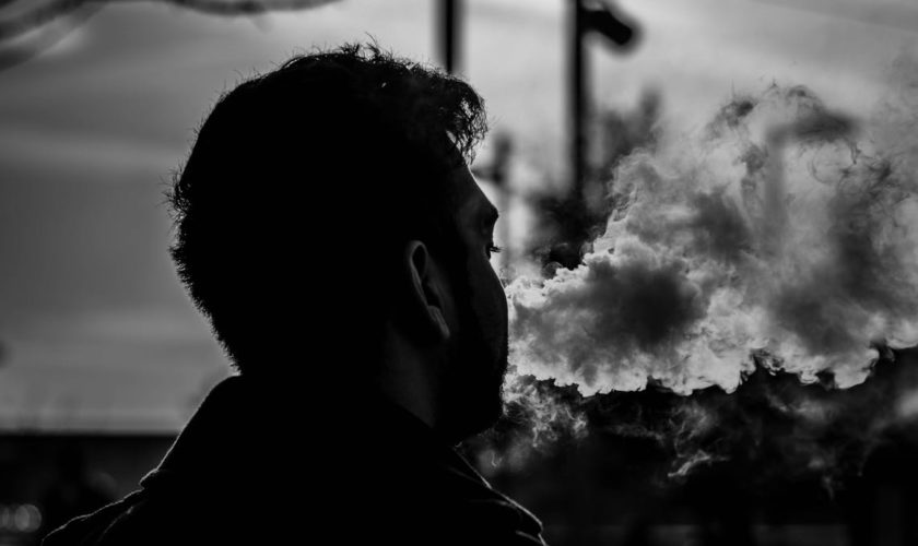Vaping the Right Way: 4 Things You Need To Have