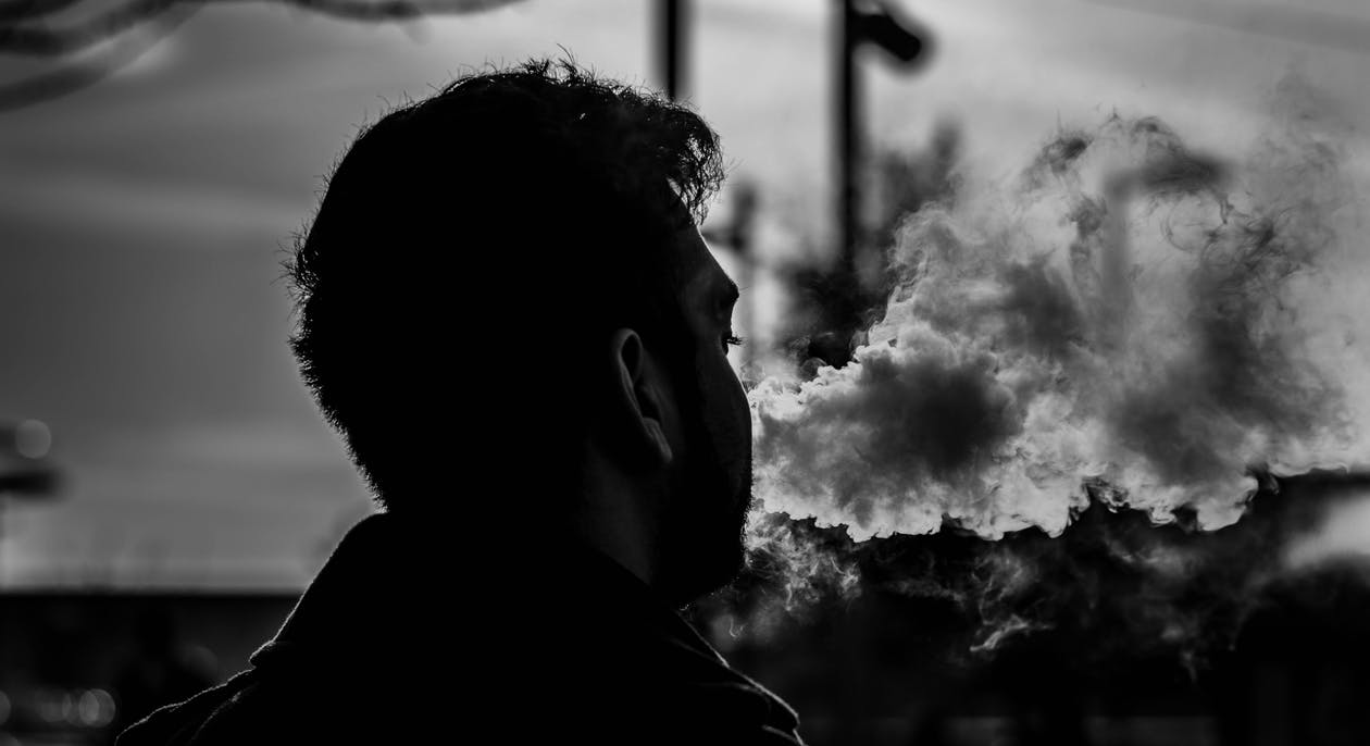Vaping the Right Way: 4 Things You Need To Have