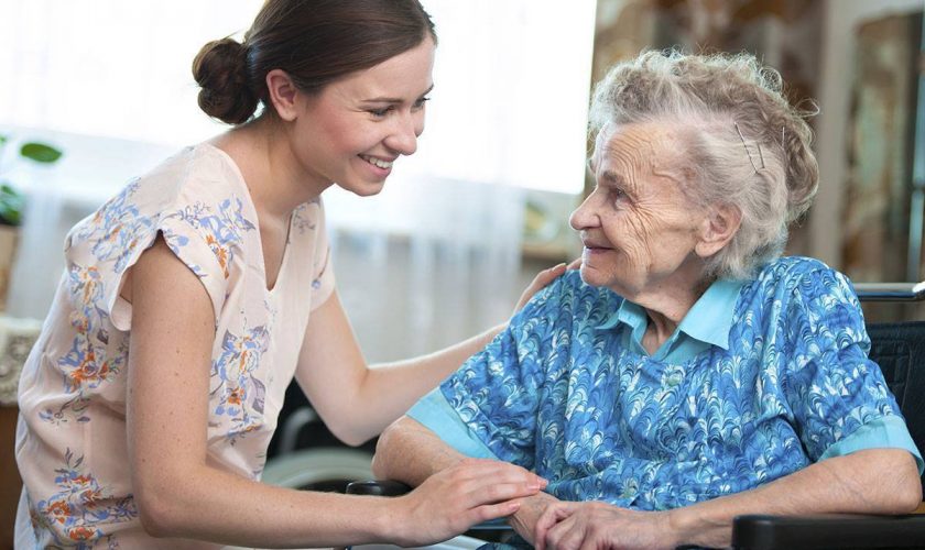 Alzheimer’s Care: Top Tips For The In-House Caregivers That They Must Know