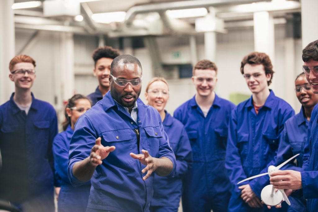 8-reasons-why-an-apprenticeship-is-better-than-a-degree-making-brands