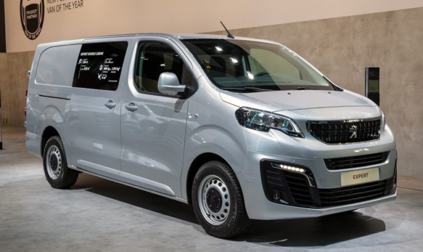 What is the towing capacity of the Peugeot Expert Van?